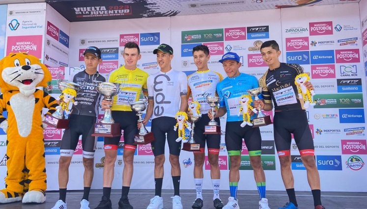 Germán Darío Gómez (GW-Shimano-Sidermec), de amarillo retuvo el título de la Vuelta.  