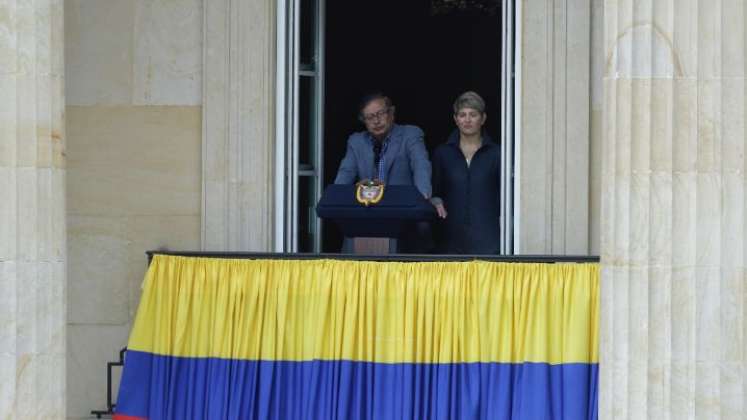 El presidente Gustavo Petro volvió a salir al balcón de la Casa de Nariño para enviar un mensaje por el Día de los Trabajadores./Foto Presidencia