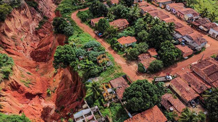 Así viven en Buritucupu, la ciudad de Brasil que consumida por la tierra