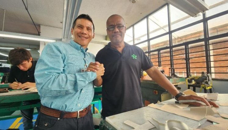 Carlos Arturo Contreras, izquierda, director encargado del SENA regional Norte de Santander/Foto cortesia