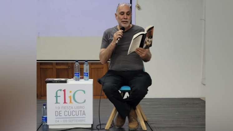 uillermo Arriaga Jordán presentó su nuevo libro 'Extrañas' en Cúcuta