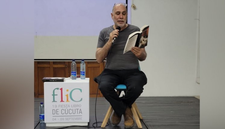 uillermo Arriaga Jordán presentó su nuevo libro 'Extrañas' en Cúcuta