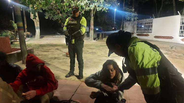 La comunidad denunció que esta población genera ocupación del espacio público, aumento de la basura, invasión de los sectores y hurto del mobiliario. / Foto: Cortesía.