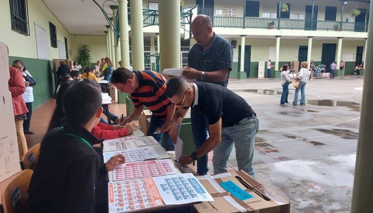 Los maestros señalaron que trabajarán en pro de la educación pública. / Foto: Cortesía / La Opinión