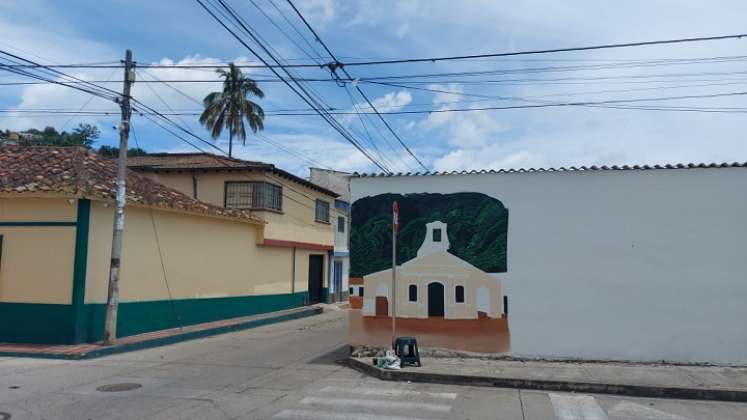 A través de murales buscan mitigar el duelo por la pérdida de un ser querido./ Fotos Javier Sarabia/La Opinión.