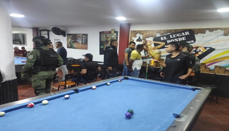 Menores de edad sorprendidos en el interior de los bares.