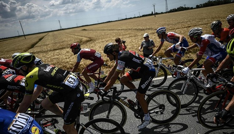 Los organizadores del Tour de Francia buscan mejorar las condiciones de los ciclistas.