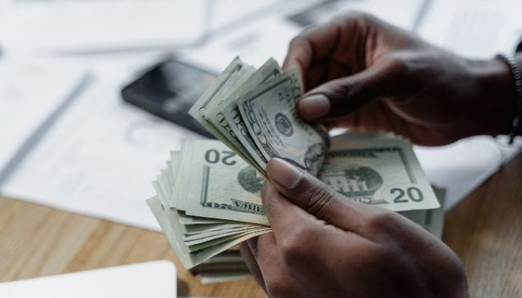 Estas son las razones de la caída del dólar