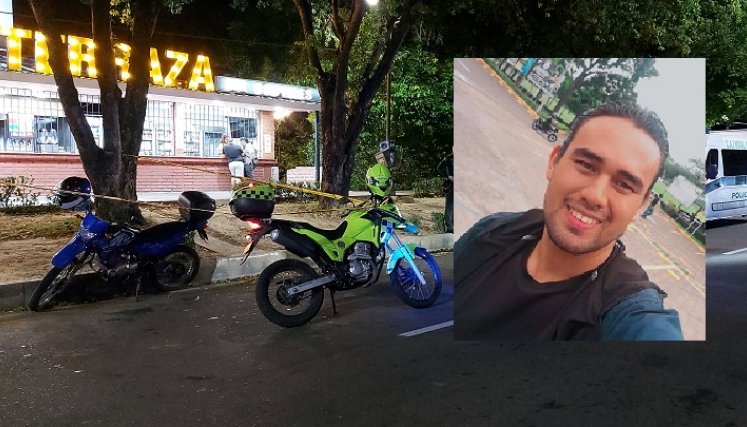 Eddixon Claro llegó en una motocicleta azul al sitio donde lo habría citado una mujer y terminó siendo asesinado.