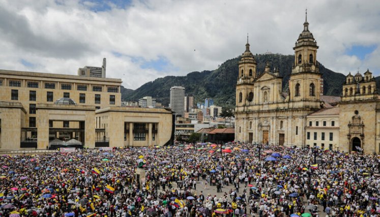 Siguen las confrontaciones políticas por la marcha contra Petro