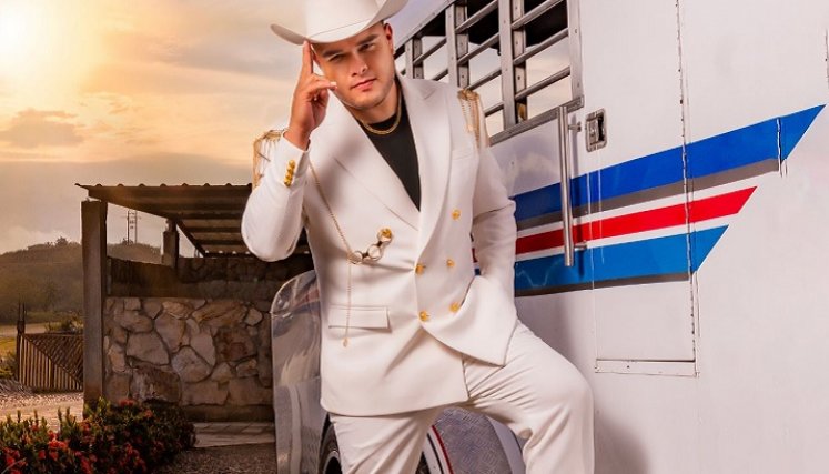 'Yo me llamo Silvestre Dangond' fusiona vallenato con regional mexicano