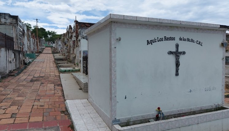 En esta casita buscarán los primeros cuerpos.