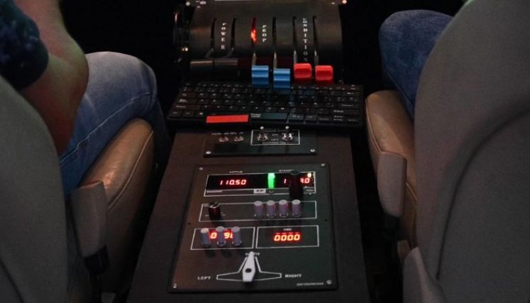 Luis Alexis Mejías registra, virtualmente, más de 1.500 horas de vuelo. El viaje simulado más largo ha sido de 12 horas. 