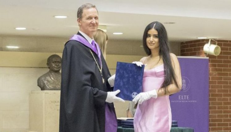 Se graduó con honores de una de las mejores universidades de Europa. Actualmente trabaja para la ONU./ Fotos: Cortesía / La Opinión 