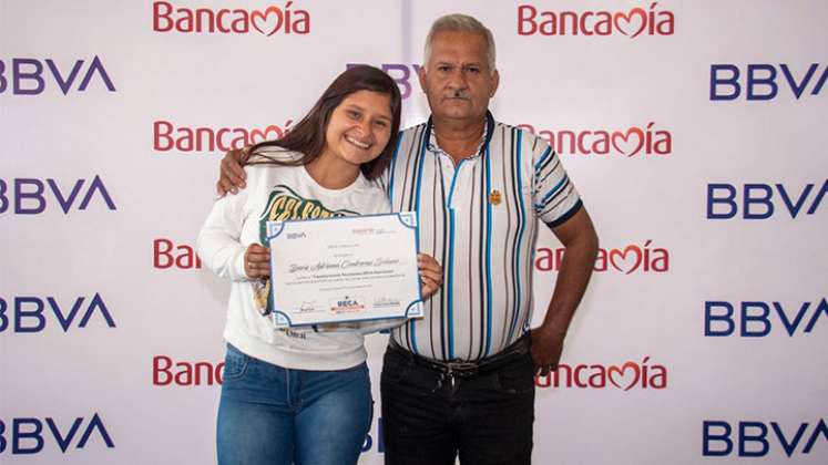 Doris Adriana Contreras y su papá Antonio María Contreras Uzcátegui. / Foto: Cortesía