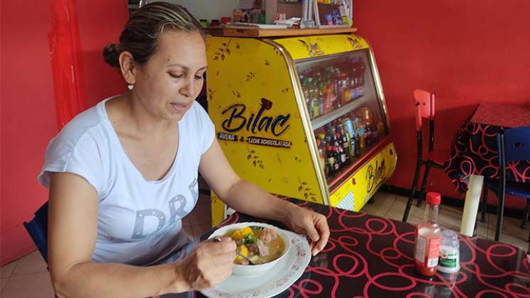 La comida en restaurantes ha jalonado la inflación. Foto La Opinión