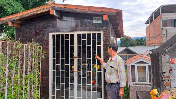 Los muertos que conceden favores en la frontera