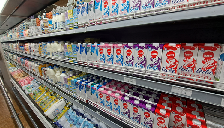 Leche colombiana desplaza a la venezolana en comercios del Táchira. / Foto: Anggy Polanco-La Opinión