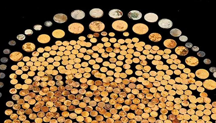 A la venta un tesoro de 700 de monedas de oro halladas en un maizal de Kentucky
