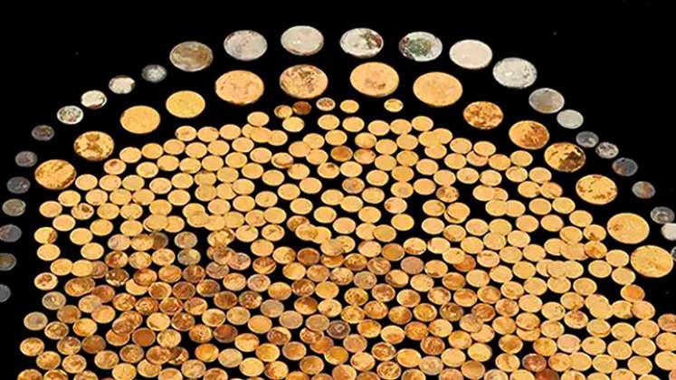 A la venta un tesoro de 700 de monedas de oro halladas en un maizal de Kentucky