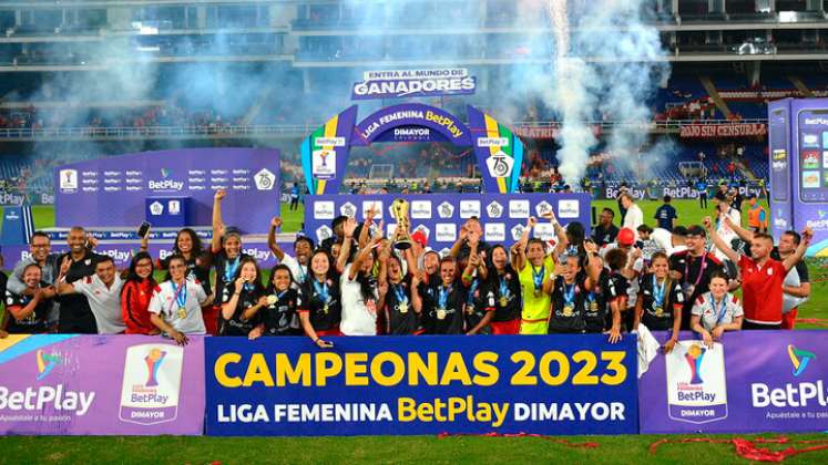 Santa fe campeón femenino: único club con tres títulos en Colombia