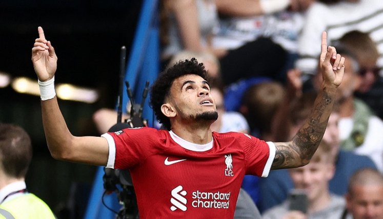 Luis Díaz fue importante, en el empate del Liverpool frente al Chelsea en la primera fecha de la Liga Premier.