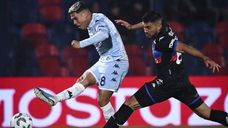 Juan Fernando Quintero brilló con el Racing de Avellaneda en la Copa de la Liga de Argentina.