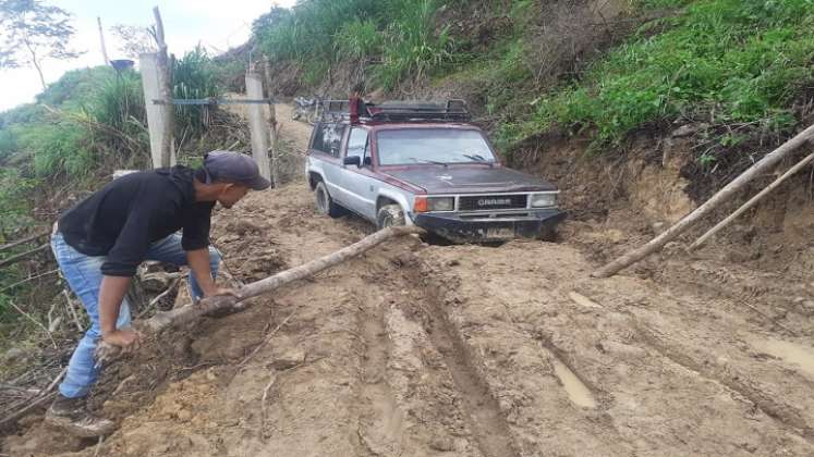 A través de convenios solidarios se logró la construcción de placa huellas en la vereda Salobritos, Alto de San Jacinto, San Francisco y La Pacha, entre otras./ Foto Cortesía.