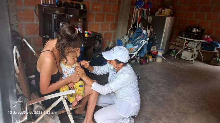 Los profesionales adelantaron visitas casa a casa con el fin de identificar aquellos infantes.  /Foto Cortesía