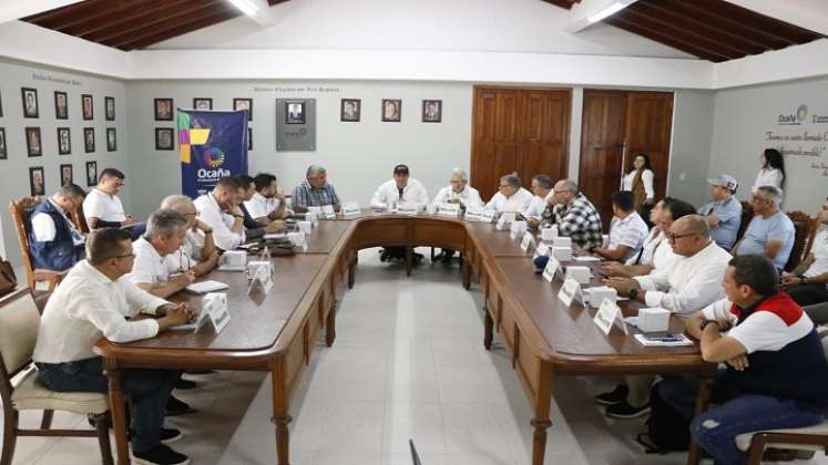 Gremios de la provincia de Ocaña y zona del Catatumbo dieron a conocer sus necesidades al Presidente de la República./ Foto: Cortesía