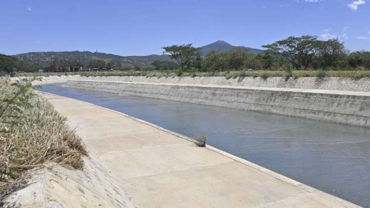 Un tramo del nuevo Canal Bogotá en su paso por el norte de la ciudad./Foto Jorge Gutíerrez/La Opinión