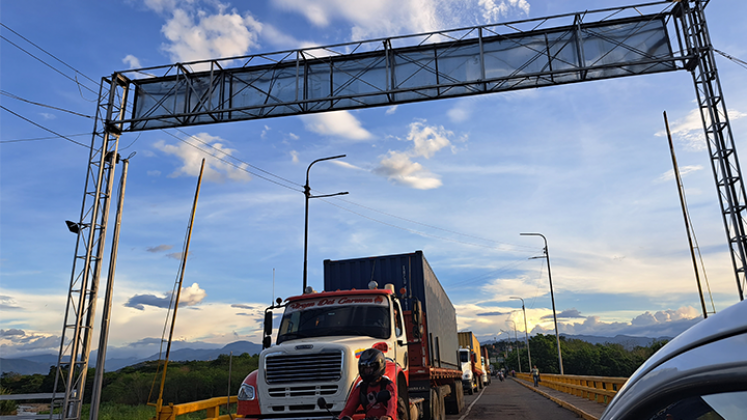 Nacionalización de cargamentos de pollos bebés se están haciendo en 45 minutos. Foto Anggy Polanco