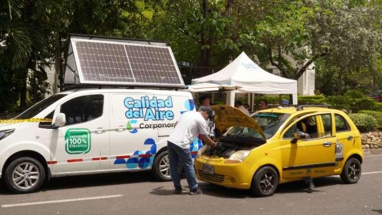 De ocho carros revisados solo dos cumplían la norma de gases/Foto Cortesía/La Opinión