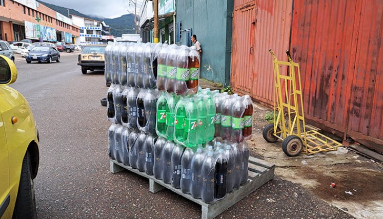 El contrabando de bebidas desde Colombia reduce el consumo de productos nacionales en el Táchira. Foto La Opinión