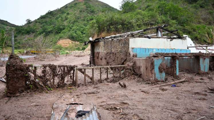 En video: Habitantes de El Tarrita relatan el drama que viven tras la avalancha