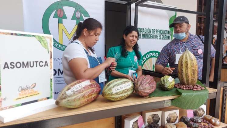 Las mujeres emprendedoras mostraron sus productos a base de cacao./ Cortesía.