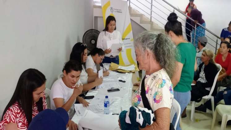 La población del Catatumbo en condiciones de vulnerabilidad recibe cartas de indemnización / Foto: Cortesía