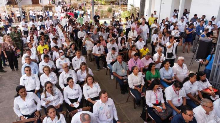 En la apertura del evento la biblioteca estuvo a reventar de público/Foto cortesía