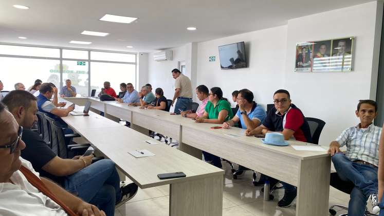 Mesa de diálogo entre condominios y entes encargado