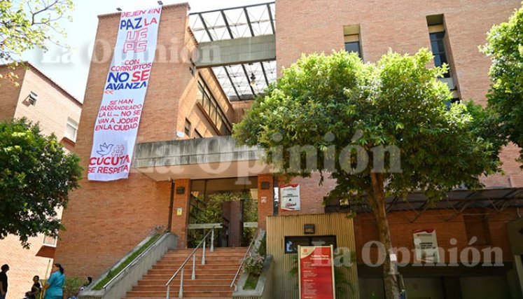 Un nuevo pendón fue colgado en la UFPS