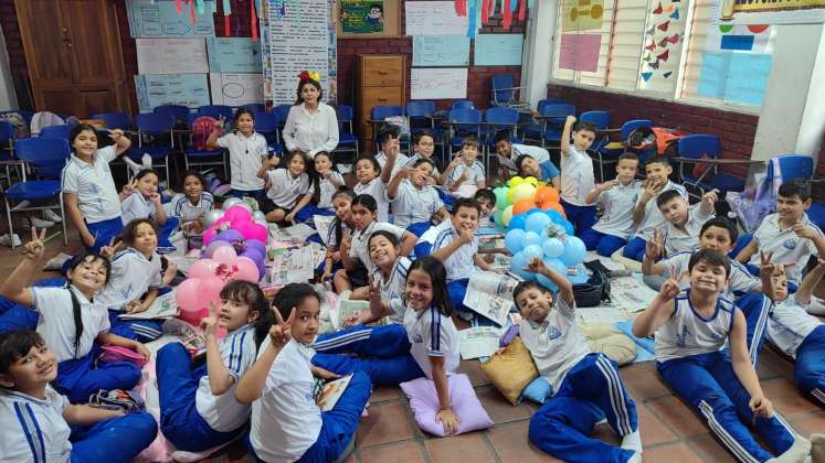 En el ejercicio, los niños aprovecharon la separata infantil de La Opinión. Foto / Cortesía. 