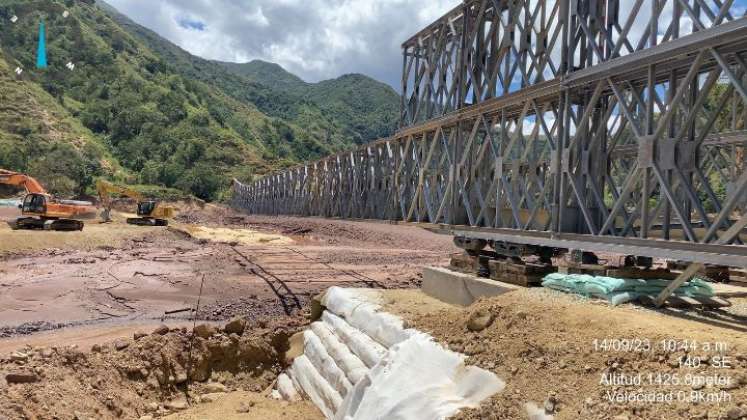 Construcción del puente militar sobre el río Tarrita/Foto cortesía