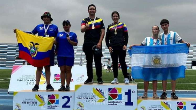 Andrés Mauricio Ardila, junto con María José Quintero obtuvieron la medalla de oro en mixtos.