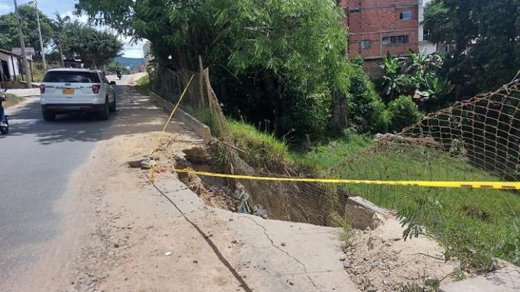 Moradores del barrio El Ramal solicitan celeridad en los trabajos de recuperación de la arteria vial. / Foto: Cortesía