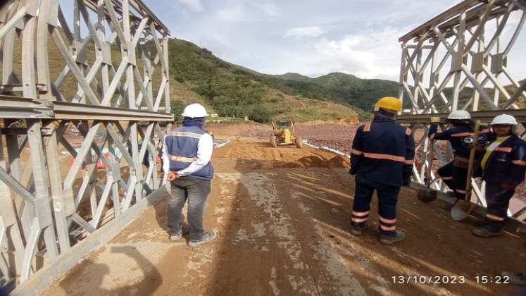 Este martes se dará vía libre el paso de todo tipo de vehículos por el puente metálico El Tarrita para remediar el problema./Foto: Cortesía