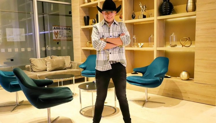 Juan Esteban creció con la música popular