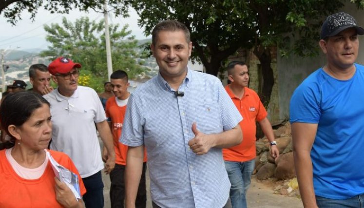 Con sobretasa de la gasolina y recaudos del municipio, Jácome propone recuperar la malla vial 