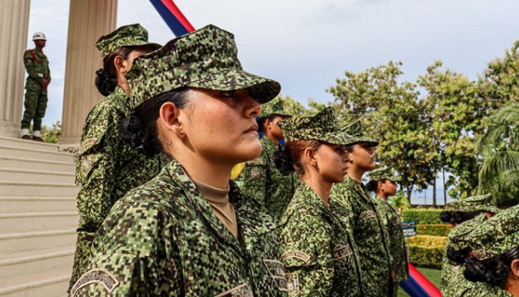 Por primera vez, armada incorpora a mujeres para el servicio militar
