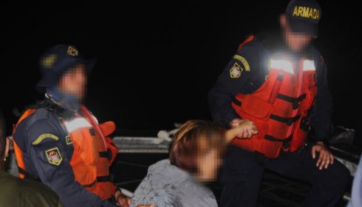 Armada colombiana rescata migrantes venezolanos