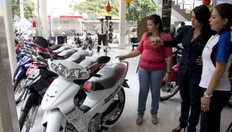 Buscan promover una compra más consciente, para una movilidad más segura./ Foto: Archivo / La Opinión 